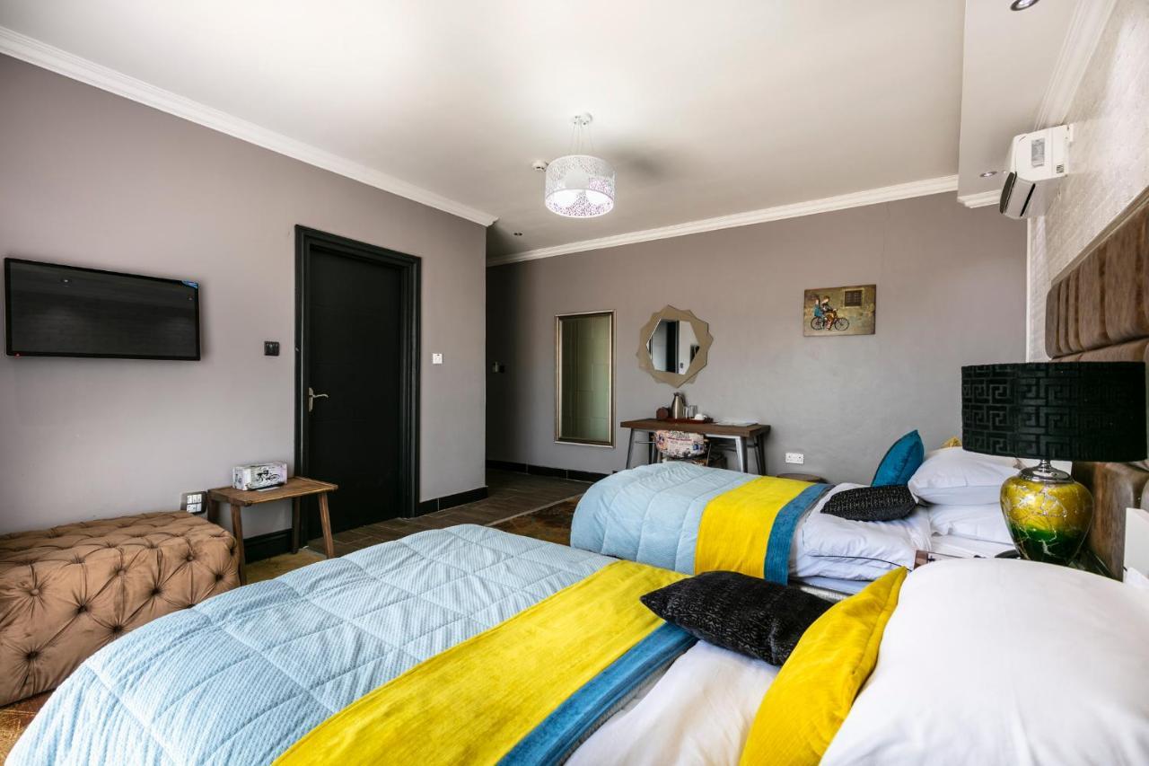 Madamz Bed & Breakfast Gaborone Esterno foto